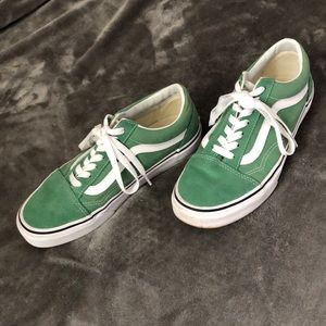 Womens 7.5 old skool vans